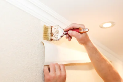 Pose de papier peint à Noironte — revêtements muraux et toiles de verre